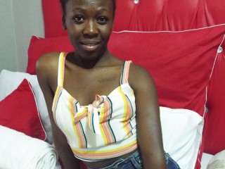 CurveSlendder19 webcam girl as a performer. Gallery photo 1.