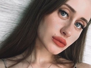 Chantalle_Kiss webcam girl as a performer. Gallery photo 3.