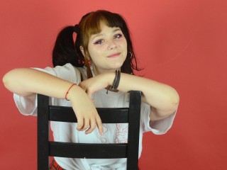 HarleyGreen webcam girl as a performer. Gallery photo 1.