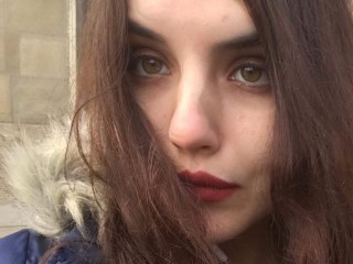 KaylinMoor webcam girl as a performer. Gallery photo 1.