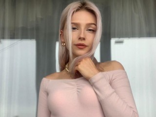 RomanticQueen webcam girl as a performer. Gallery photo 4.