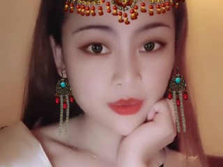 Charmingyounglady webcam girl as a performer. Gallery photo 3.