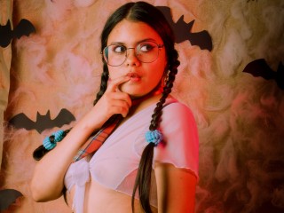 EssmeraldaKiss webcam girl as a performer. Gallery photo 2.