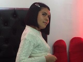 emmaraider webcam girl as a performer. Gallery photo 2.