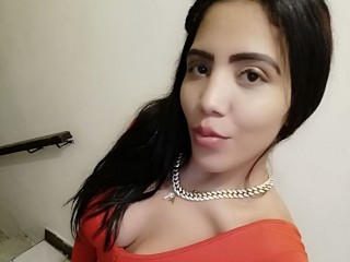 Luna_horny18
