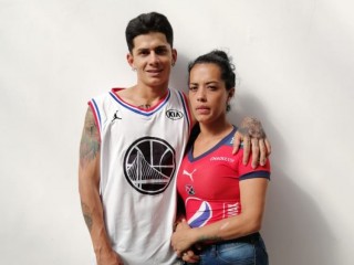Mia_and_hache
