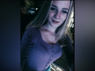 EmilyUnderwoodX webcam girl as a performer. Gallery photo 2.