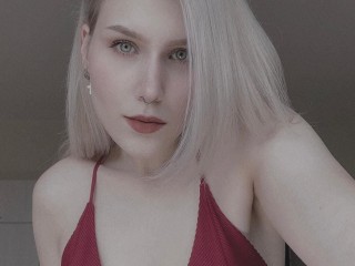 Teeny_BlondX webcam girl as a performer. Gallery photo 1.