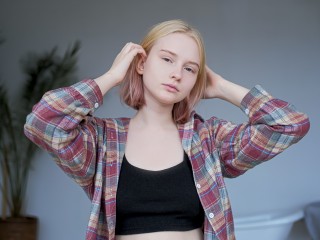 SophieBrooke webcam girl as a performer. Gallery photo 3.