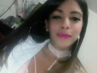 April_roose320 webcam girl as a performer. Gallery photo 1.
