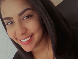 AlessiaReyes webcam girl as a performer. Gallery photo 1.