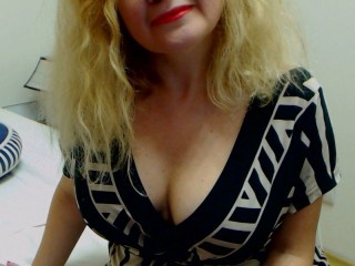 ADDLEY webcam girl as a performer. Gallery photo 3.