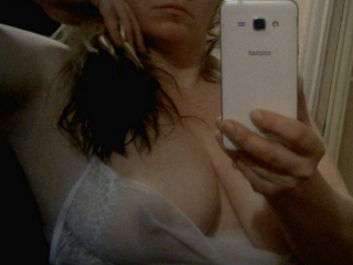 TessaJensen webcam girl as a performer. Gallery photo 1.