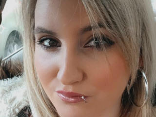 QueenDomina webcam girl as a performer. Gallery photo 3.