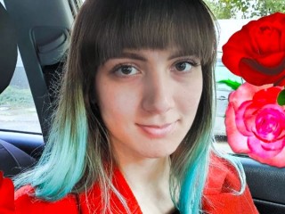 MonicaNini webcam girl as a performer. Gallery photo 2.