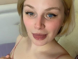 SexRet1 webcam girl as a performer. Gallery photo 4.