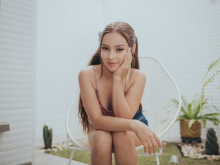 KiaraFire webcam girl as a performer. Gallery photo 2.