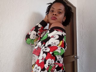 blak_sexladynn webcam girl as a performer. Gallery photo 3.