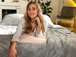 AdaniaGrant webcam girl as a performer. Gallery photo 5.