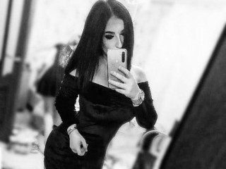 AnnyAsty webcam girl as a performer. Gallery photo 1.