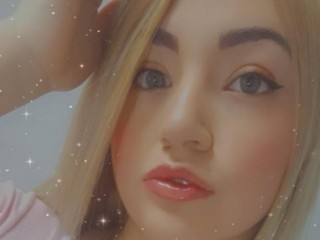 SARA_CONNOR webcam girl as a performer. Gallery photo 1.