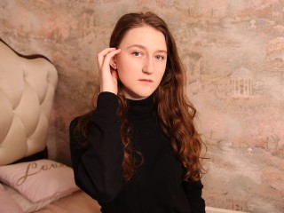 HarmonieCooper webcam girl as a performer. Gallery photo 4.