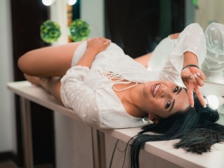 MeganBenet webcam girl as a performer. Gallery photo 3.