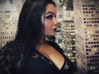 OreqaBeea webcam girl as a performer. Gallery photo 1.