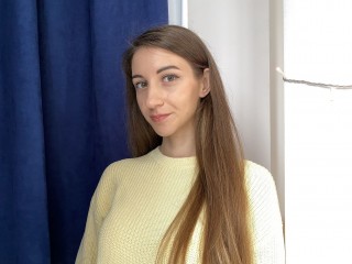 LauraToping webcam girl as a performer. Gallery photo 3.