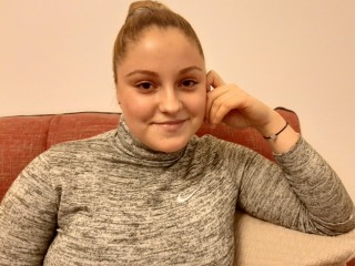 GINNYI webcam girl as a performer. Gallery photo 1.