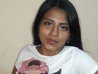 Alessia_Cuenu webcam girl as a performer. Gallery photo 1.