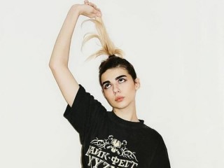 Mireille_XxX webcam girl as a performer. Gallery photo 2.