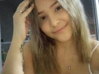 AMBAR_WHITE webcam girl as a performer. Gallery photo 2.