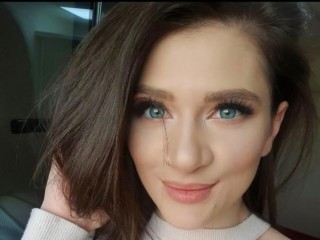 IrisAsh webcam girl as a performer. Gallery photo 1.