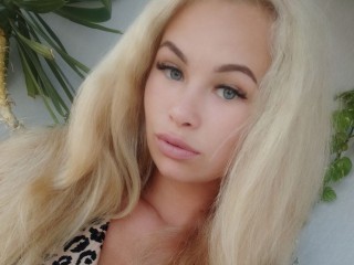 SweetBoni webcam girl as a performer. Gallery photo 4.