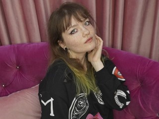 MilenaRolands webcam girl as a performer. Gallery photo 2.