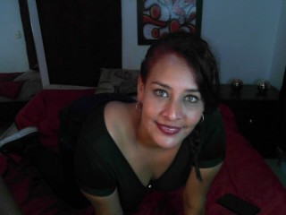 ElizabethBrands webcam girl as a performer. Gallery photo 1.