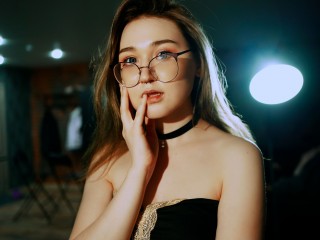 EvaDeans webcam girl as a performer. Gallery photo 5.