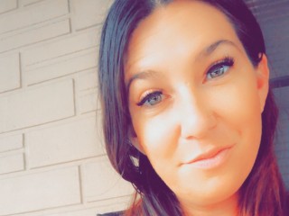 Oneandamillion699 webcam girl as a performer. Gallery photo 3.