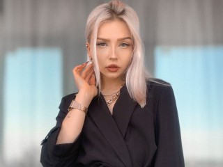 RomanticQueen webcam girl as a performer. Gallery photo 5.