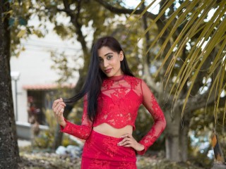 AinaraVera webcam girl as a performer. Gallery photo 1.