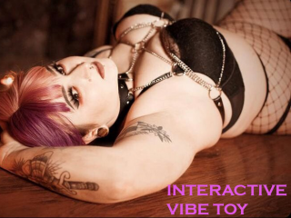 SaphiraMay webcam girl as a performer. Gallery photo 6.