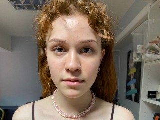 jenevavera webcam girl as a performer. Gallery photo 1.