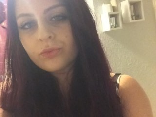 Laceylouu webcam girl as a performer. Gallery photo 1.