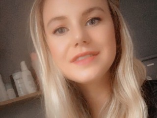 LunaLady webcam girl as a performer. Gallery photo 1.