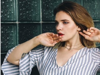 AmyyPond webcam girl as a performer. Gallery photo 2.