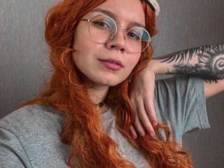 ErikaUsman webcam girl as a performer. Gallery photo 3.