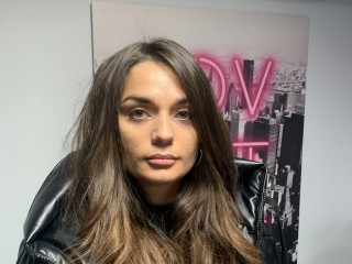 DonaLoca webcam girl as a performer. Gallery photo 1.