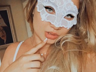 BruninhaMuniz webcam girl as a performer. Gallery photo 5.