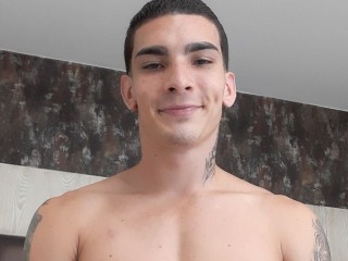 Axcel_Red